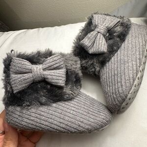 Amazon Gray Knit Fur Boots